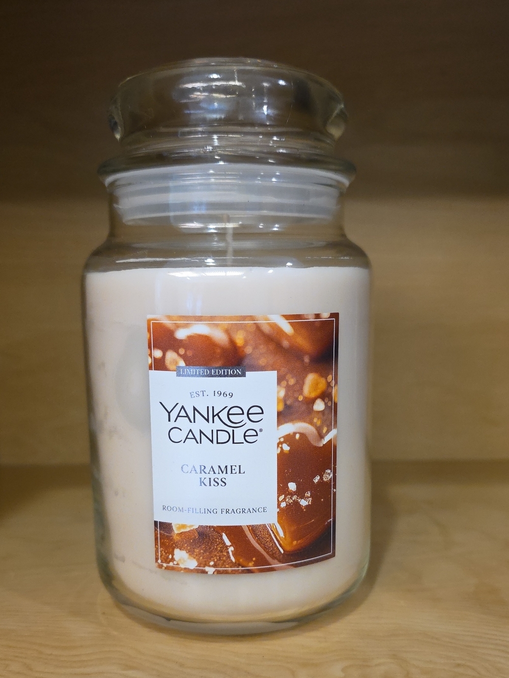 Limited Edition Caramel Kiss Yankee Large 22oz Classic Jar Candle - NEW